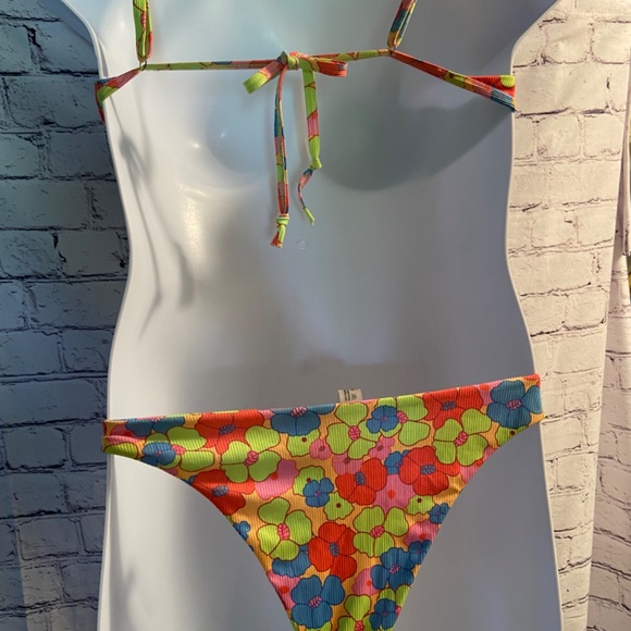 Retro Style Neon Bikini 👙 with Ring Detail, Size M - Picture 2 of 6